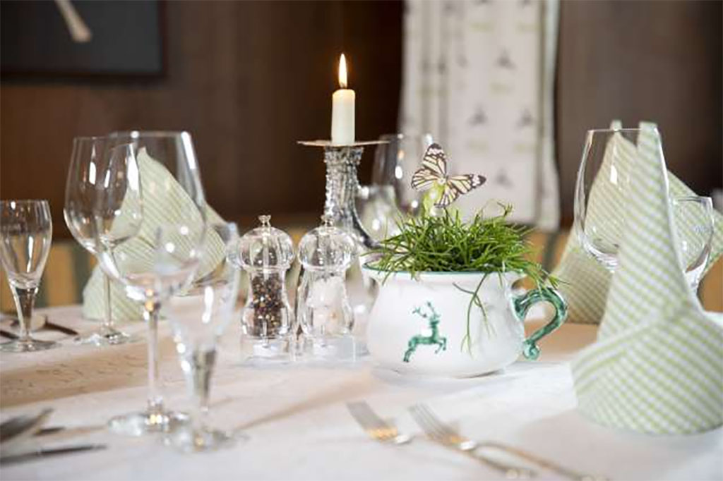 gedeckter Tisch - Hotel****s Der Kirchenwirt, Reith/alpbachtal/Tirol/Österreich
